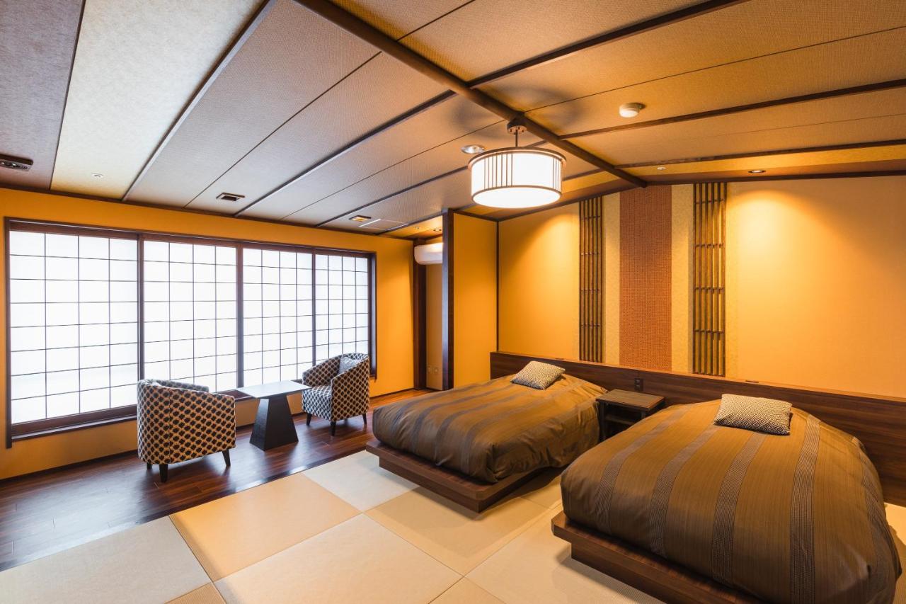 Tsuta Onsen Ryokan Товада Екстериор снимка
