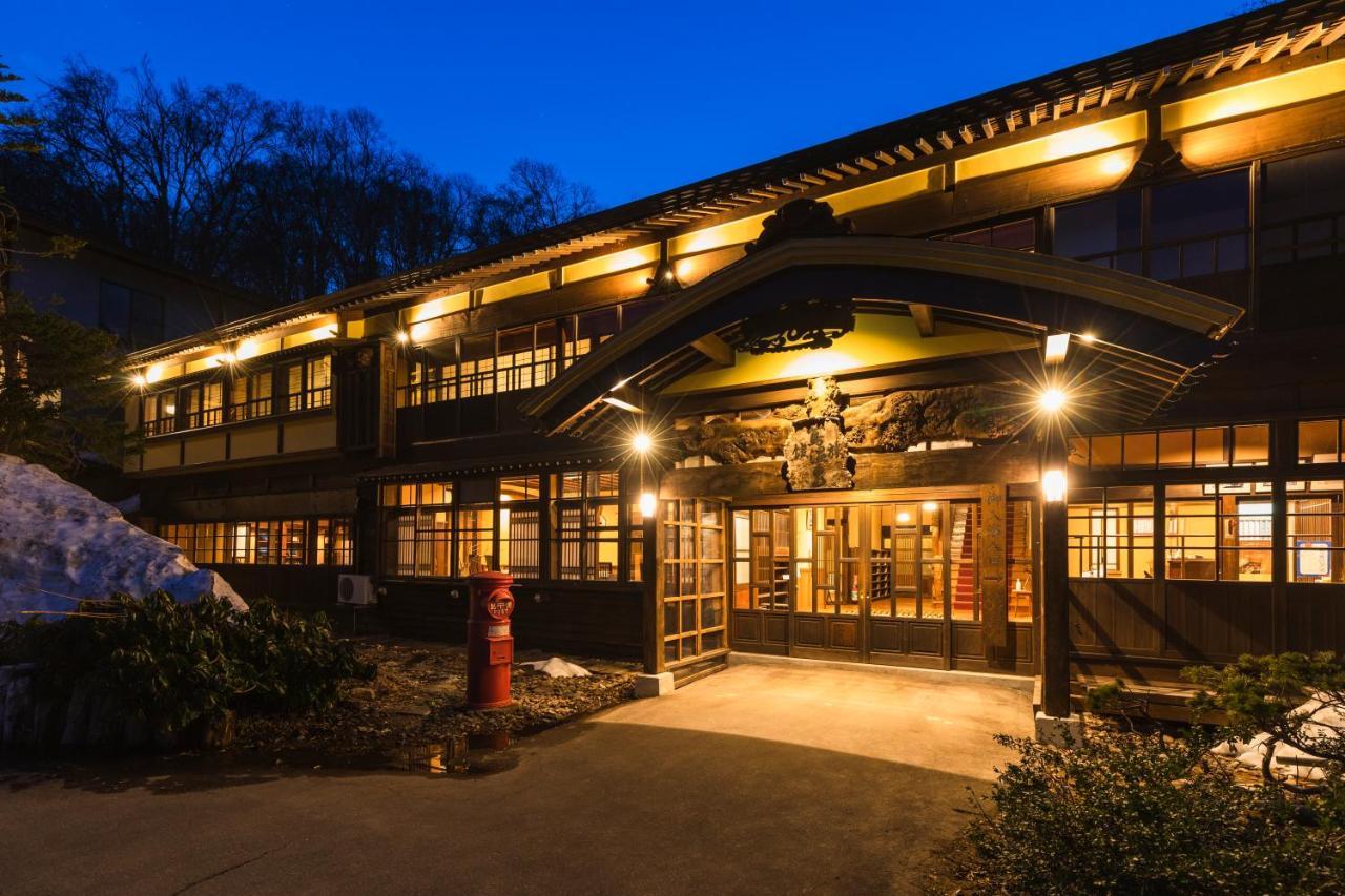 Tsuta Onsen Ryokan Товада Екстериор снимка