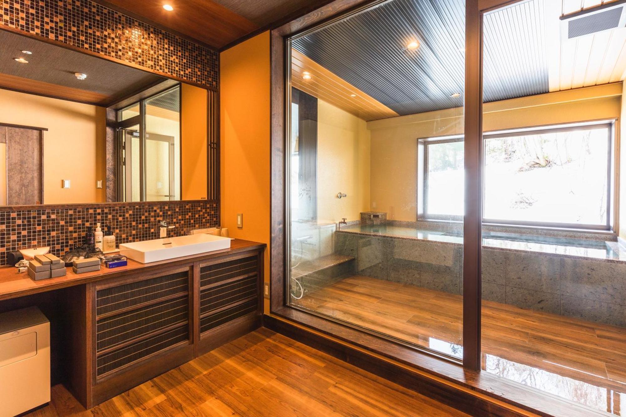 Tsuta Onsen Ryokan Товада Стая снимка